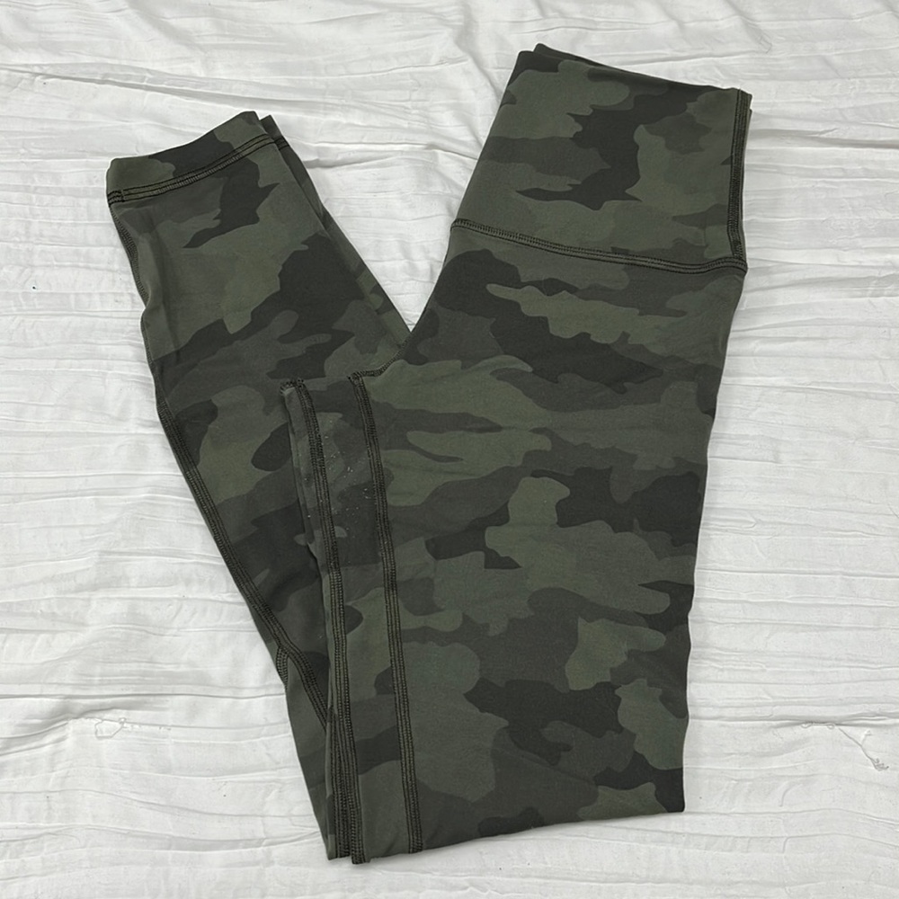 Lululemon Aligns 25”